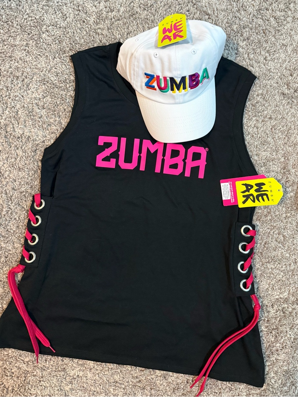 Zumba Wear Set Size M - Black Lace-Up
Tank + White Cap -
